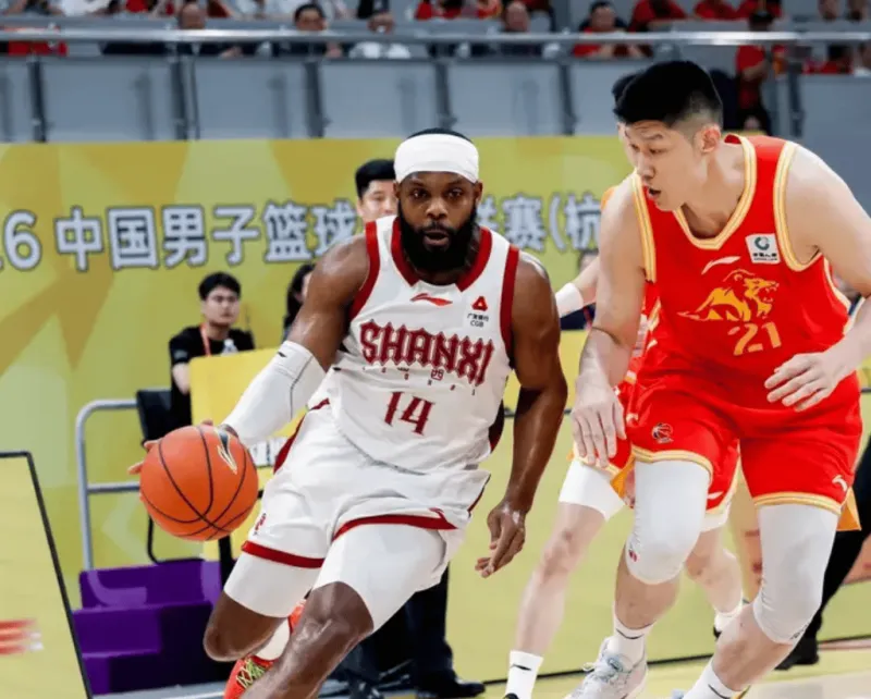 皇冠网-马尔科-奈特全场8中2得到7分3篮板3助攻，出现4次失误